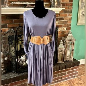 Rayon midi dress with belt and pockets.